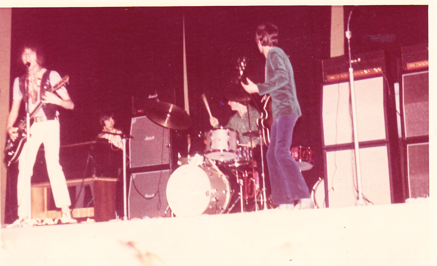 Small faces in their Adelaide concert.