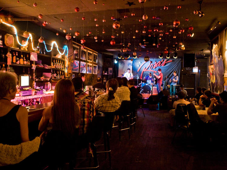 Blues Club Chicago, a typical scene in the with live blues.