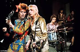 "Starman" on British Television. David and Mick Ronson harmonising.