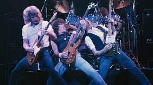 Status Quo, doing what they did best, getting down and boogying!
